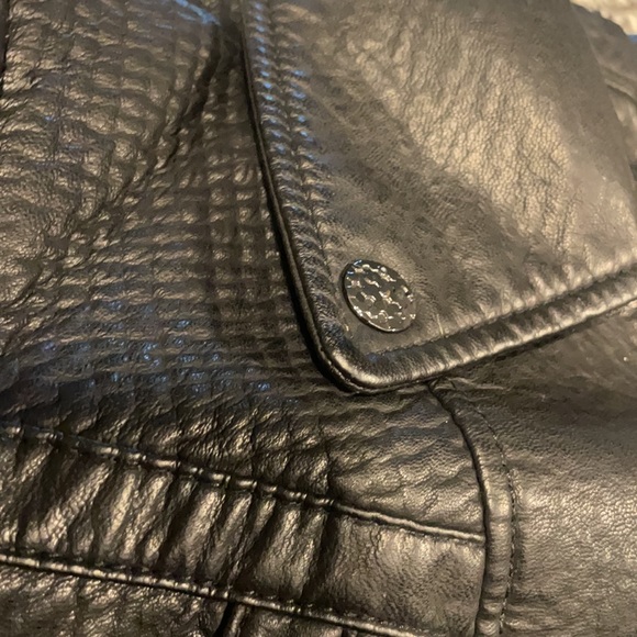 Guess Black Faux Leather jacket SIZE EXTRA SMALL - Picture 12 of 12